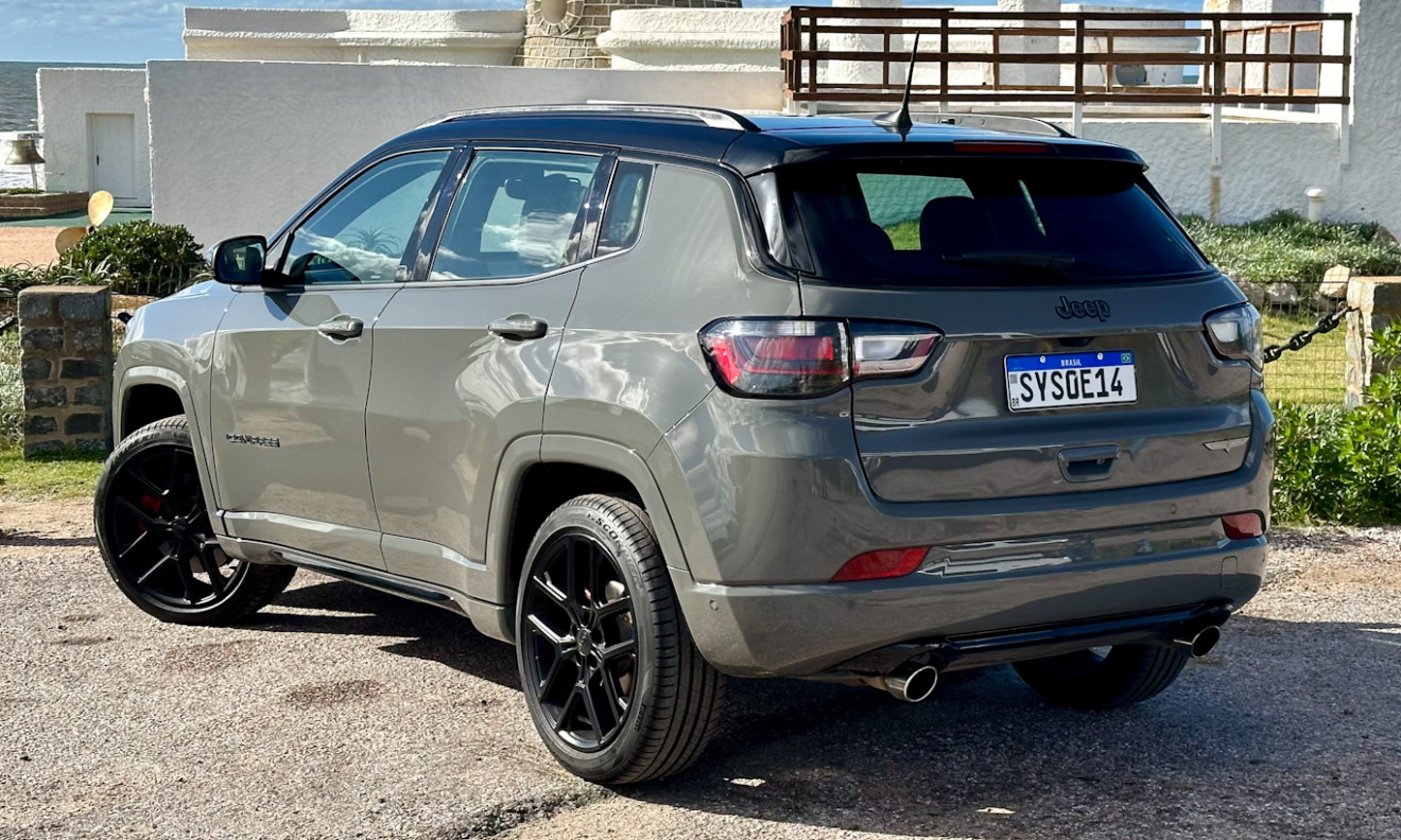 Jeep Compass Blackhawk [Auto+ / João Brigato