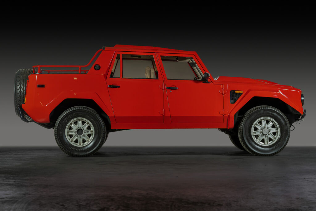 Lamborghini LM002