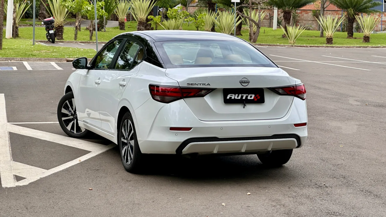 Nissan Sentra Exclusive com interior Premium [Auto+ / João Brigato]